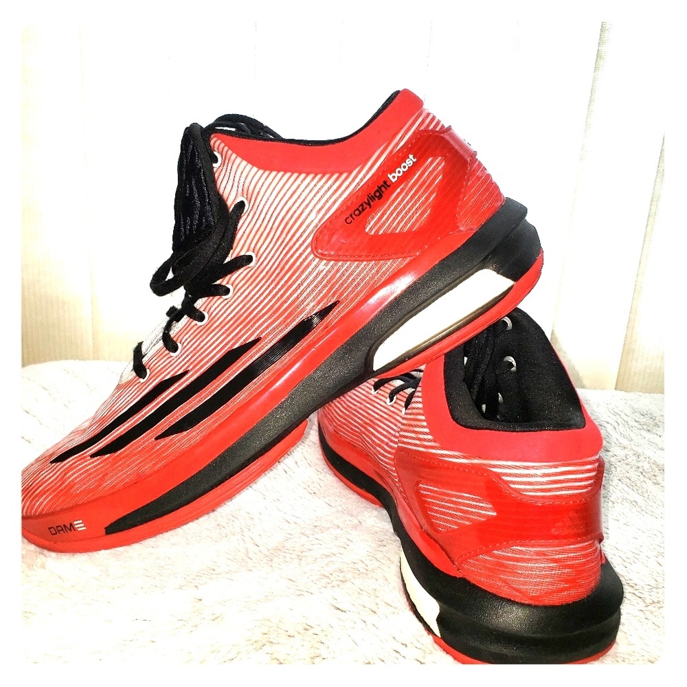Mens Adidas crazylight boost